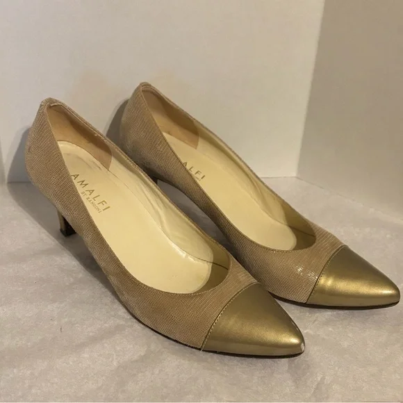 Amalfi by Rangoni Beige Khaki Croc Embossed Leather Pumps Size 9N Heels